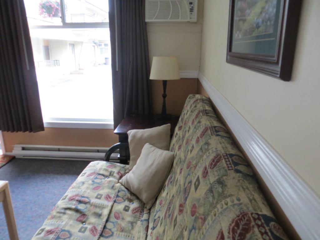 Harrison Village Motel Harrison Hot Springs Kamer foto