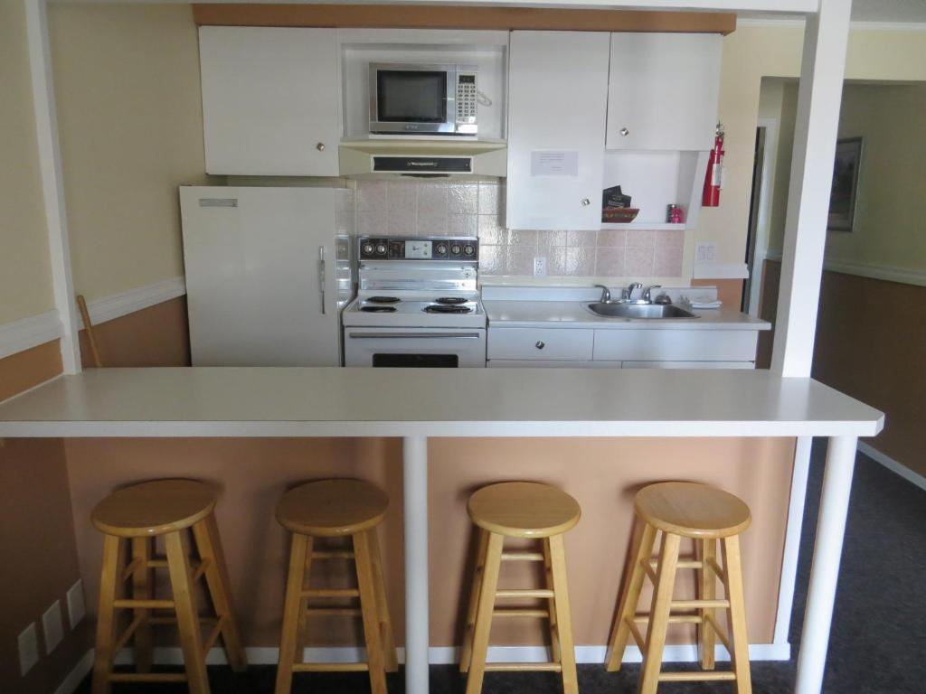 Harrison Village Motel Harrison Hot Springs Kamer foto
