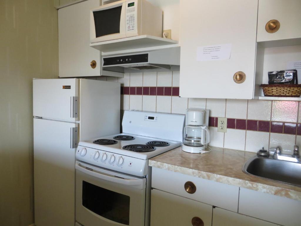 Harrison Village Motel Harrison Hot Springs Kamer foto